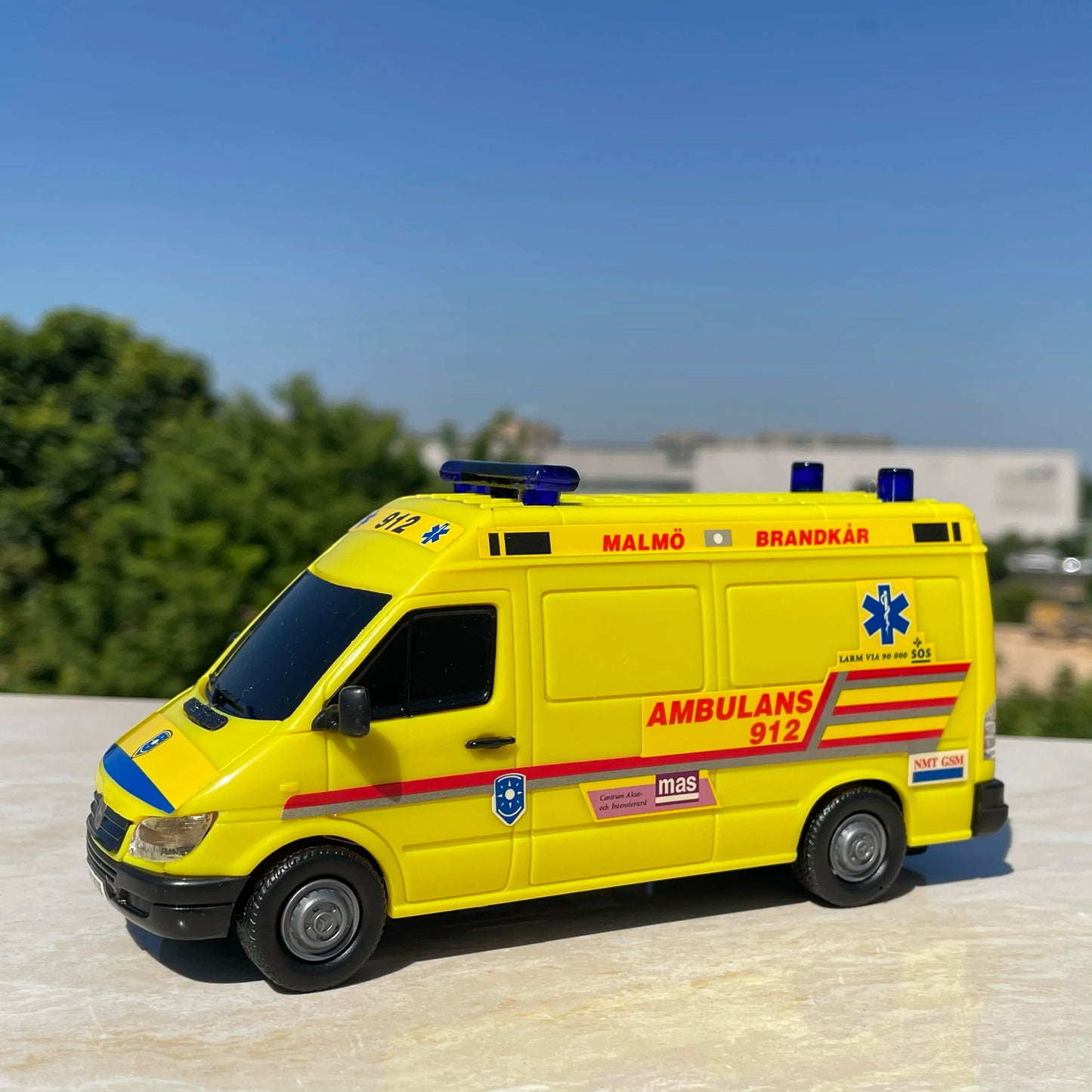 1:32 Mercedes-benz Ambulance