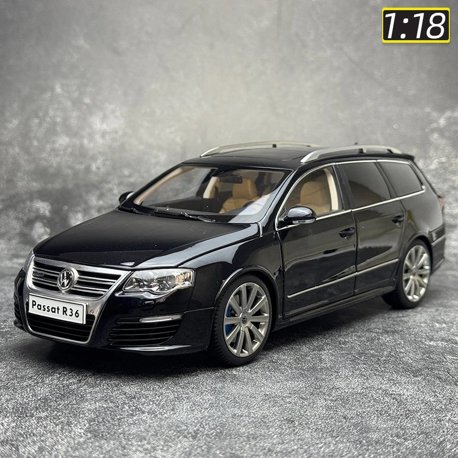 1:18 Volkswagen Passat Estate R36