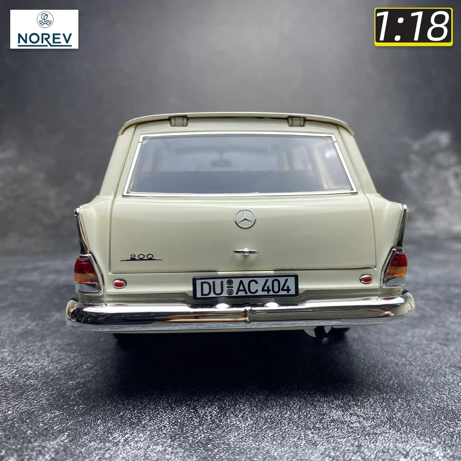 1:18 Mercedes Benz 200 Universal 1966