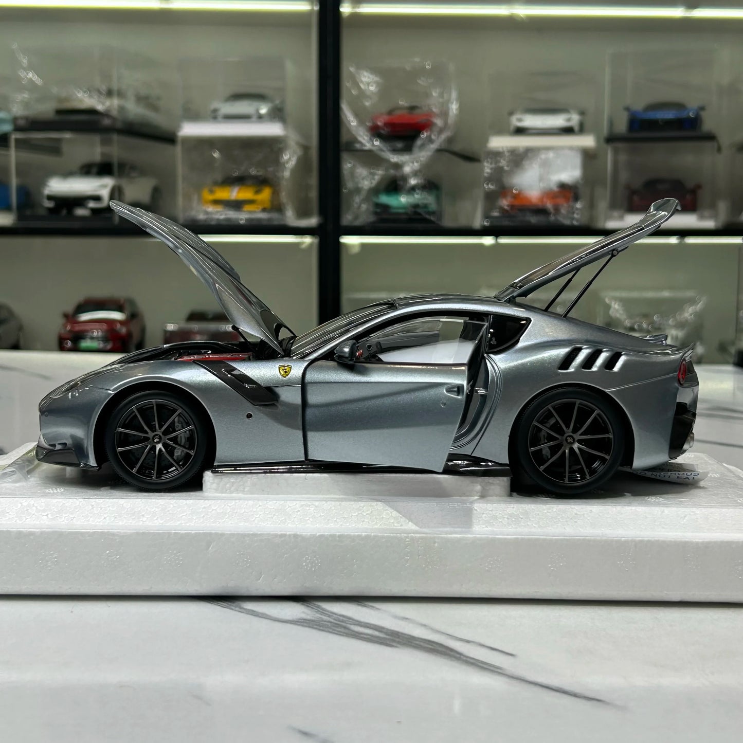 1:18 F12 TDF