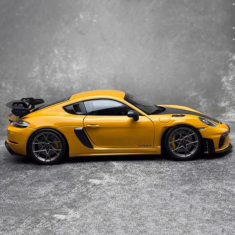 1:18 Porsche Cayman GT4 RS