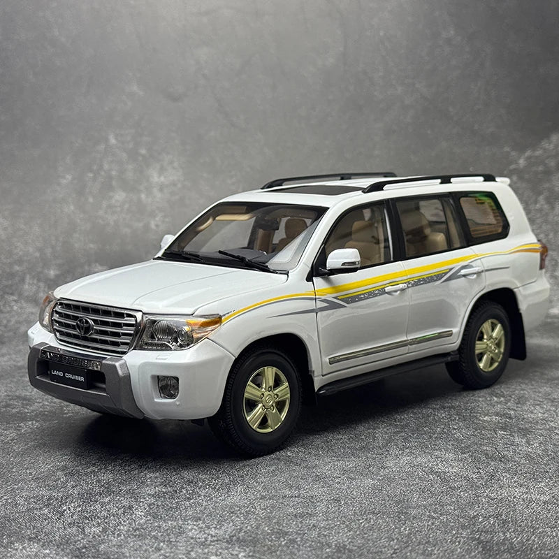 1:18 Land Cruiser LC200