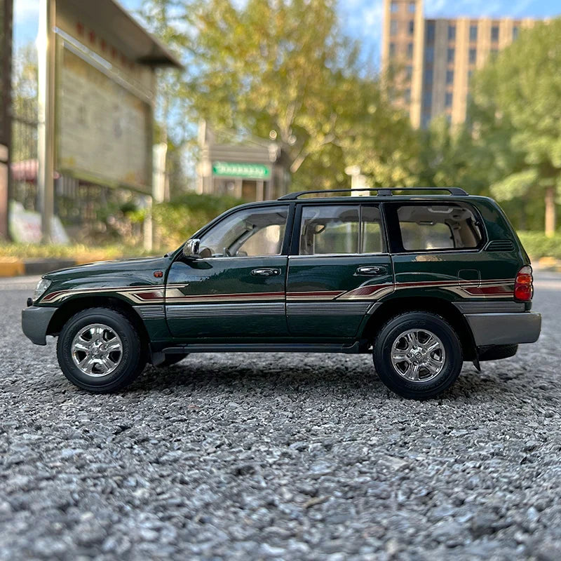 1:18 Toyota LC100 Land Cruiser