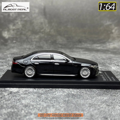 1:64 Mercedes-Benz S63 E Performance 2023