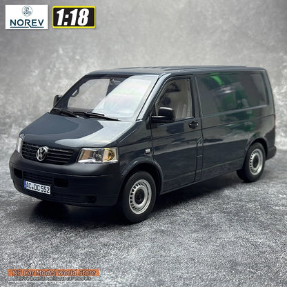 1:18 Volkswagen Transporter 2003