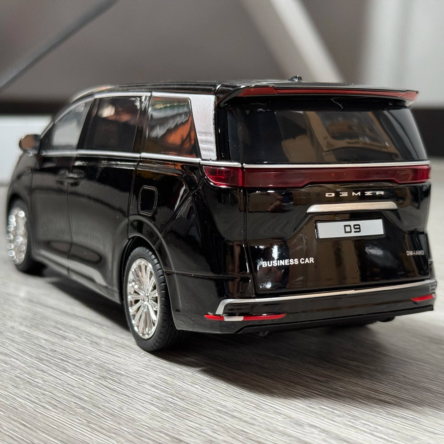 1:24 Denza D9 MPV