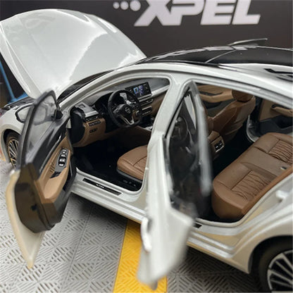1:18 Nissan ALTIMA 2023 Coupe