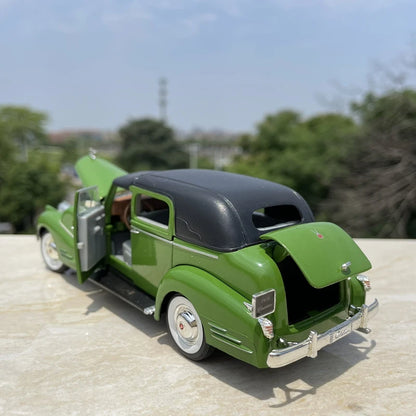 1:30 Classical Old Car