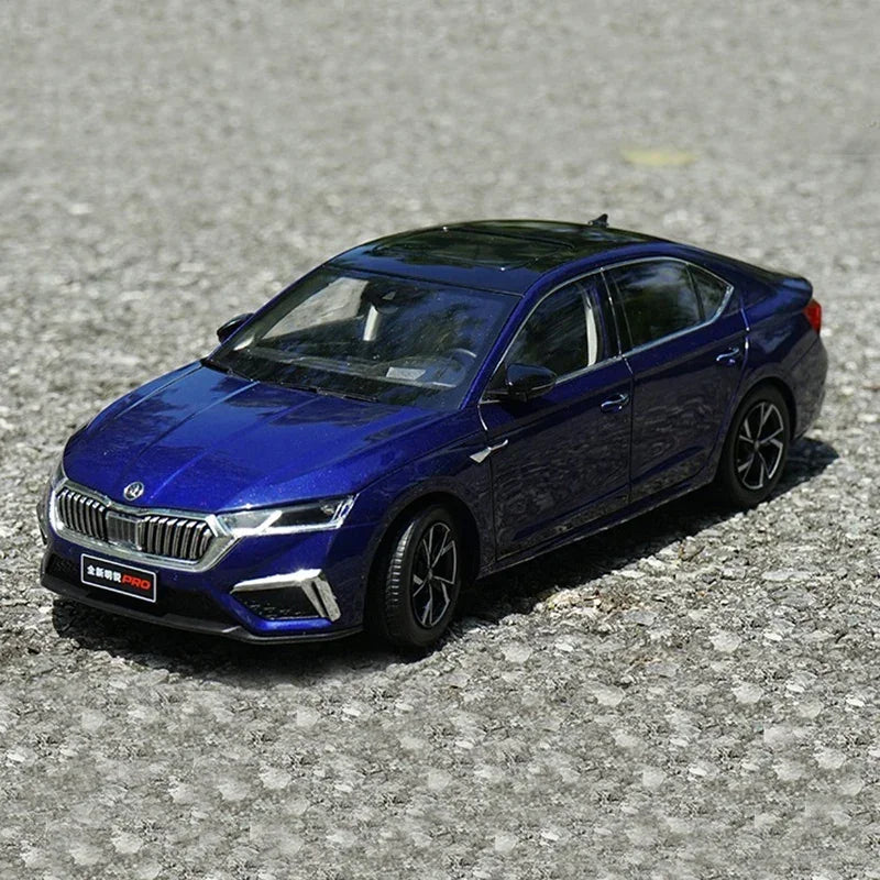 1:18 Volkswagen Skoda Octavia PRO 2021