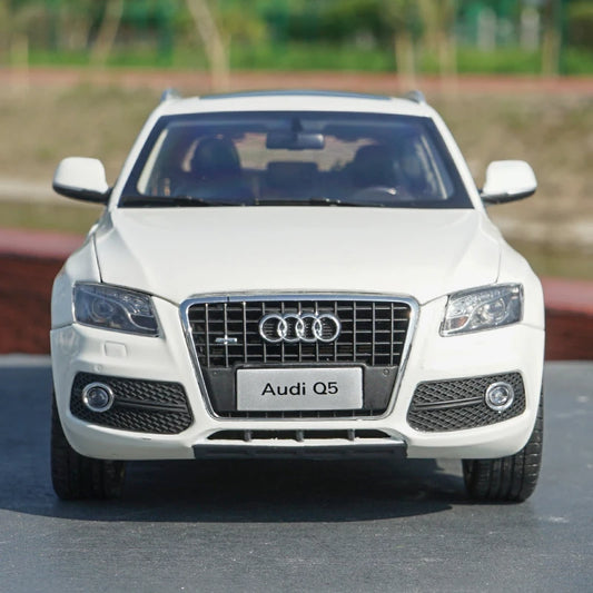 1:18 Audi Q5
