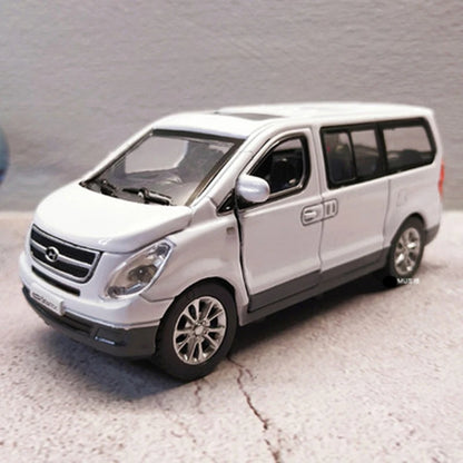 1:32 Hyundai H-1 Grand Starex