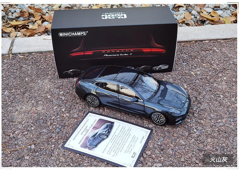 1:18 Porsche Panamera