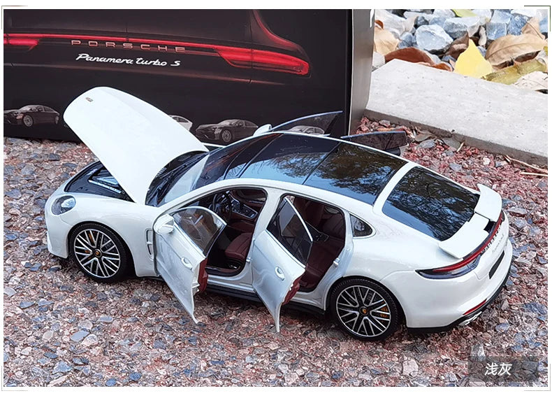 1:18 Porsche Panamera