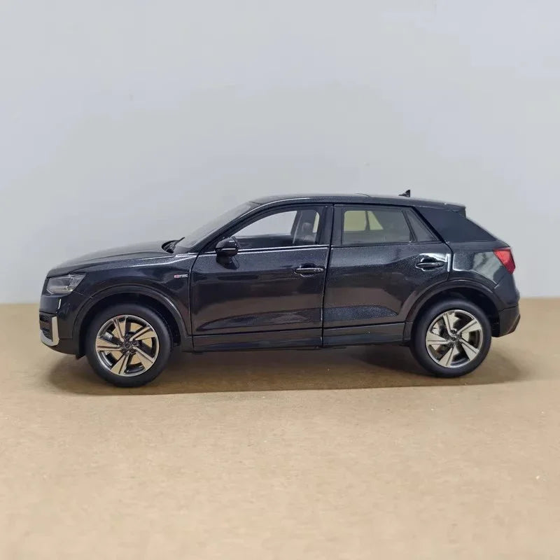 1:18 Audi Q2L