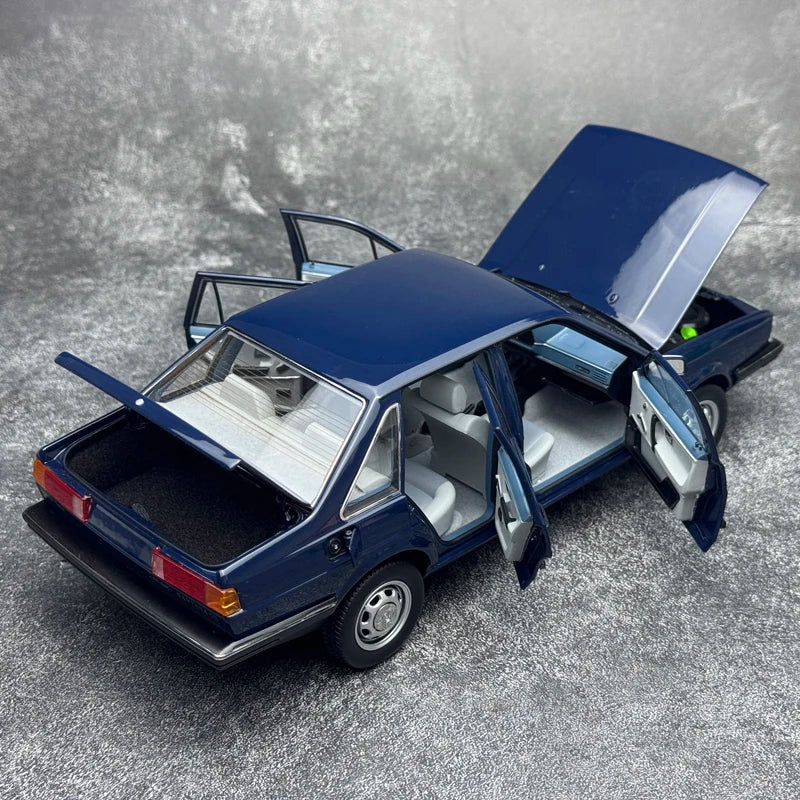 1:18 Volkswagen1983 Santana B2