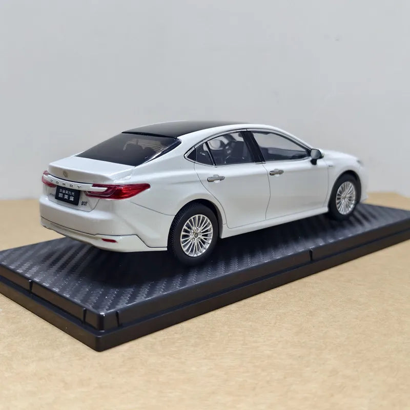 1:30 Toyota Camry LE XSE XV80 Coupe
