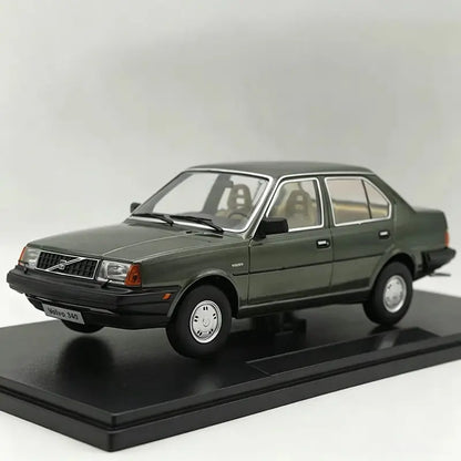 1:18 Volvo 340