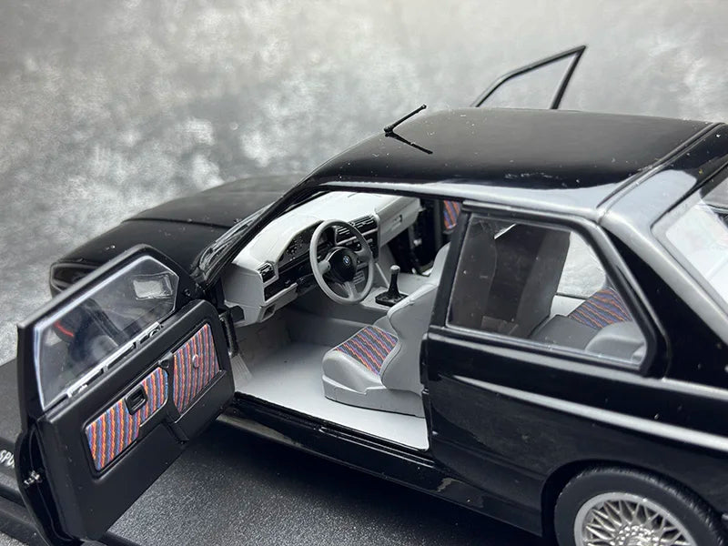 1:18 BMW M3 E30 EVO