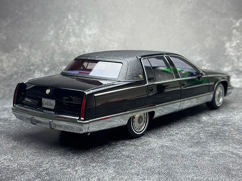 1:18 Cadillac Fleetwood