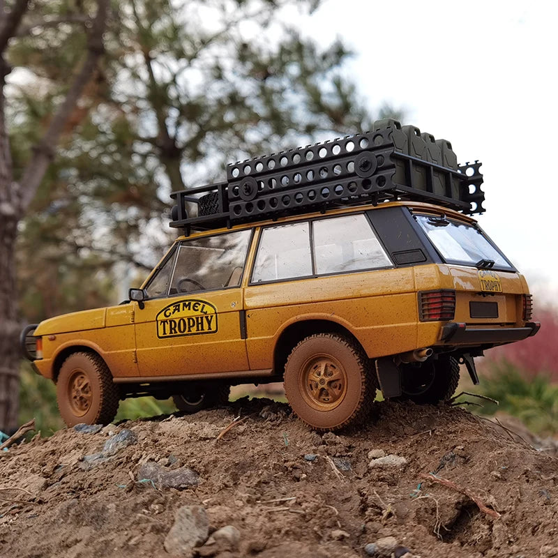 1:18 1982 Range Rover Camel Cup Dirty Edition Racing