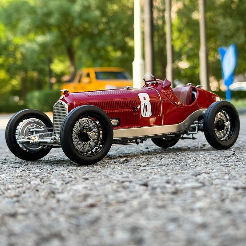 1:18 Alfa-Romeo P3 Nuvolari Gewinner GP Italien 1932  #8