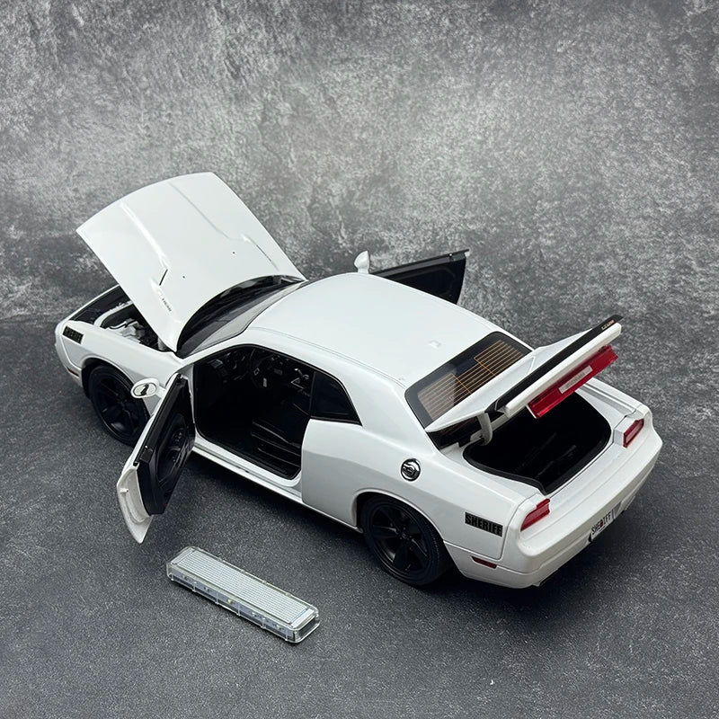 1:18 2010 SRT8 Dodge Challenger