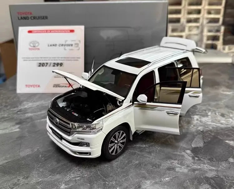 1:18 Toyota Land Cruiser LC200