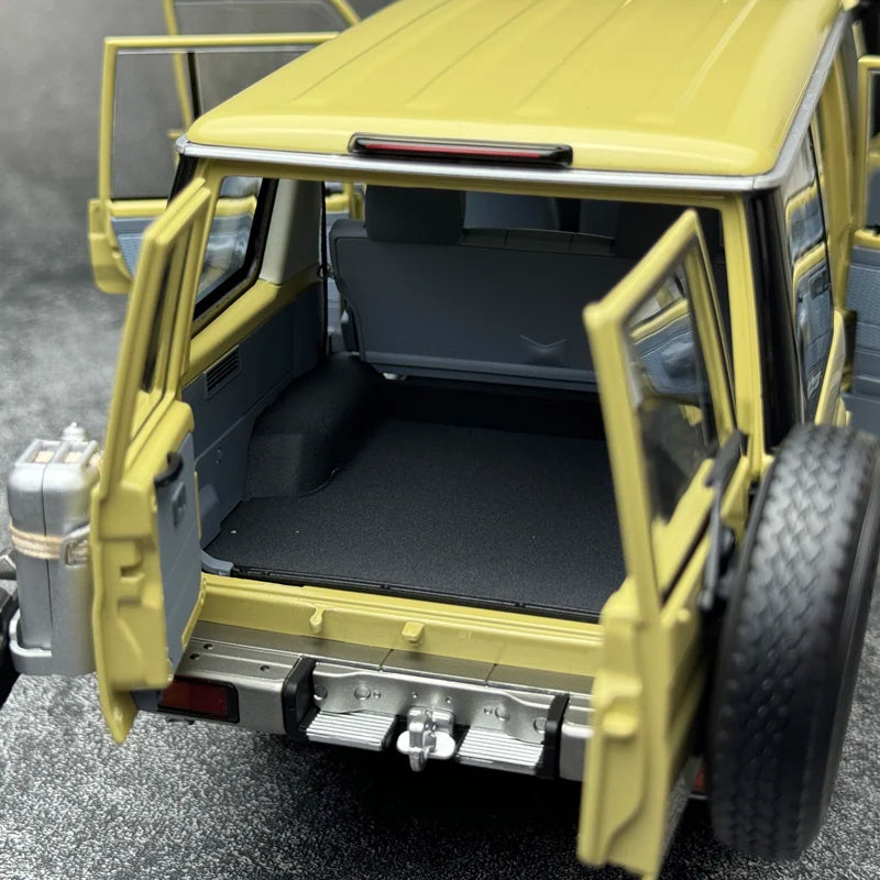 1:18 Land Cruiser 76 2017