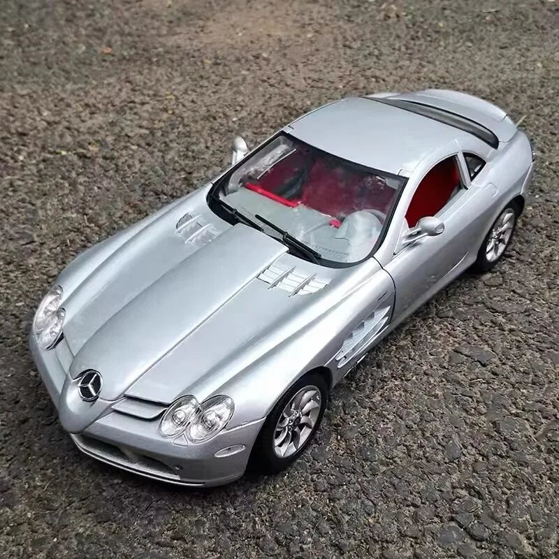 1:24 Mercedes-Benz SLR McLaren