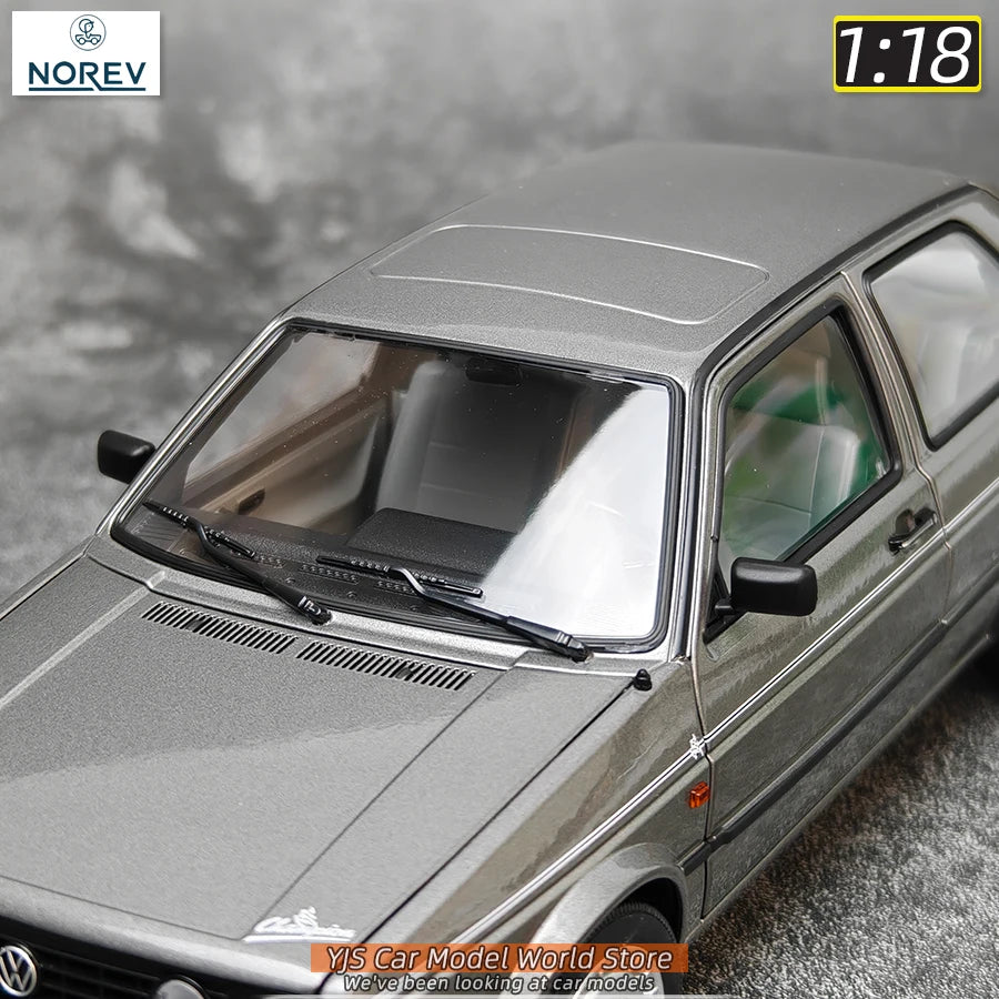 1:18 Volkswagen 1989 Golf Champion