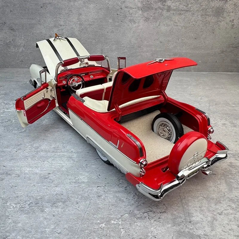 1:18 1955 Pontiac Star Chief Platinum Edition