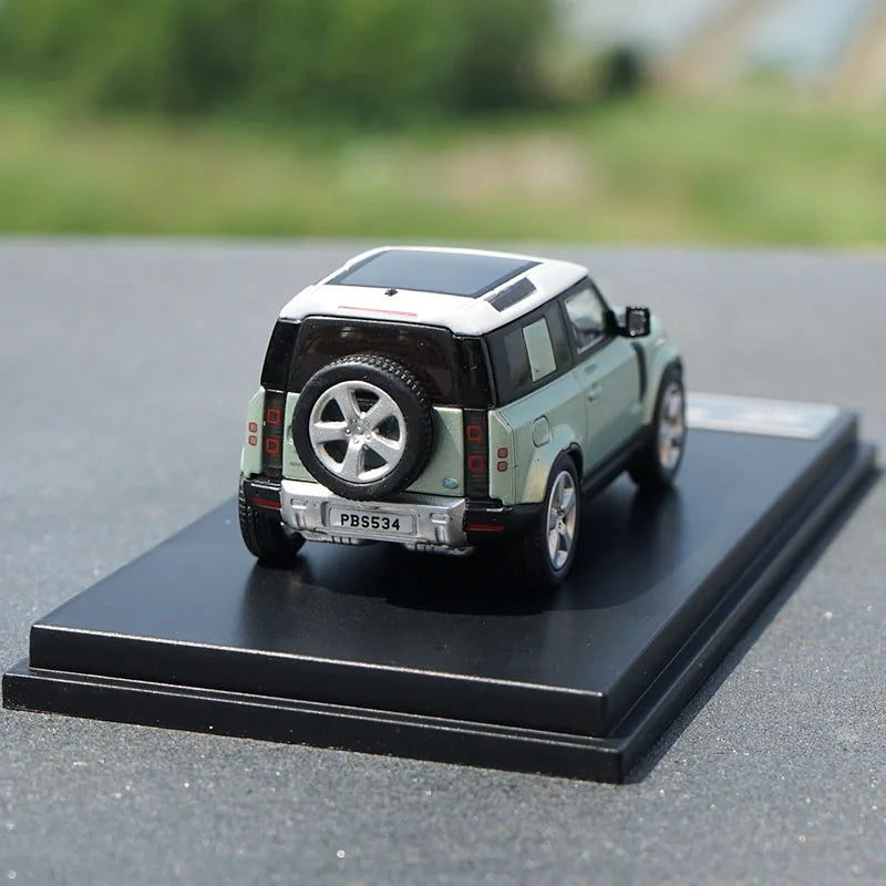 1:64 Land Rover Defender 90