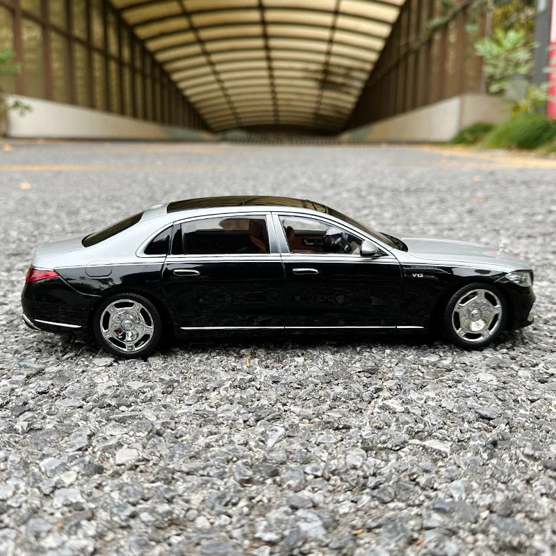 1:18 Maybach S-Class S680 2021