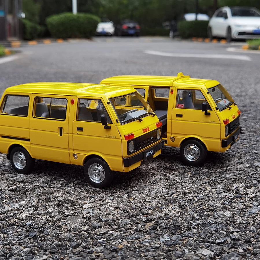 1:18 Tianjin Dafa Yellow Bug Bread Van - Dafa Taxi TJ110