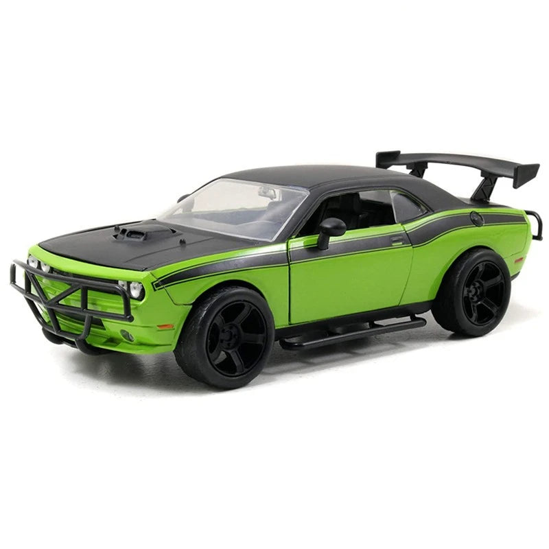 1:24 Dodge Challenger SRT8