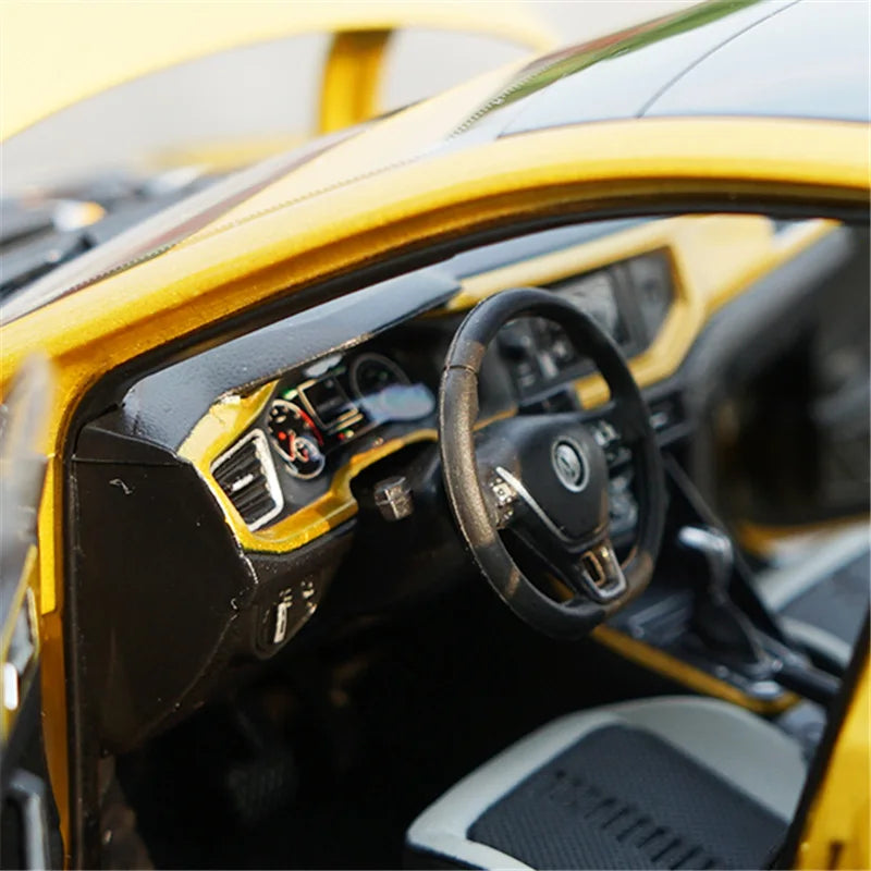 1:18 Volkswagen POLO Plus