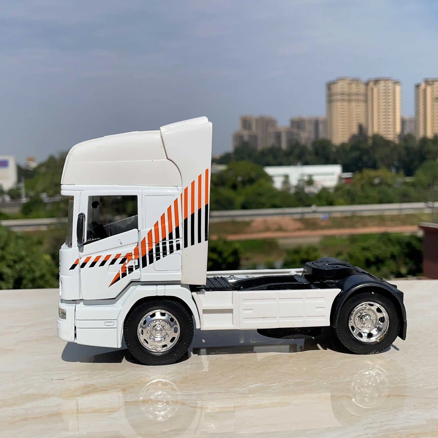 1:32 Scania Heavy Truck