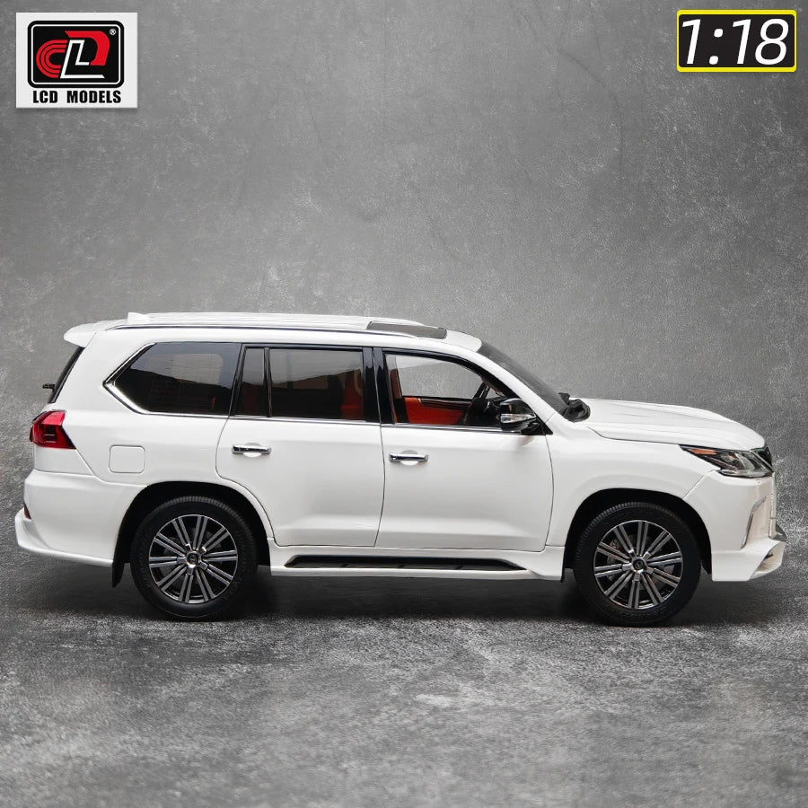 1:18 Lexus LX570