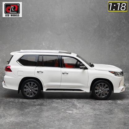 1:18 Lexus LX570