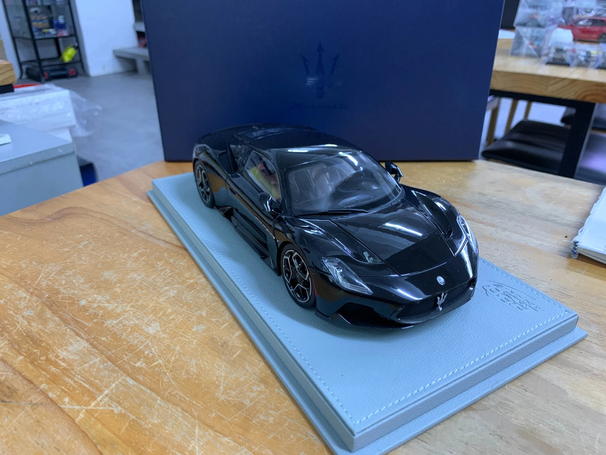 1:18 Maserati MC20 2020 Deluxe Edition
