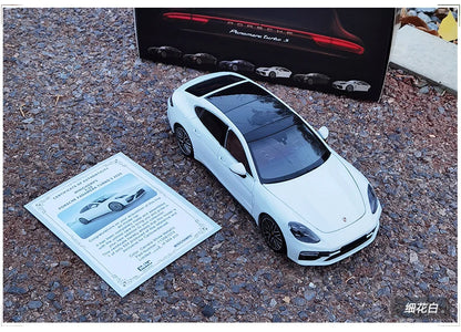 1:18 Porsche Panamera