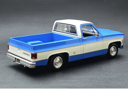 1:18 1974 Chevrolet C10 Cheyenne
