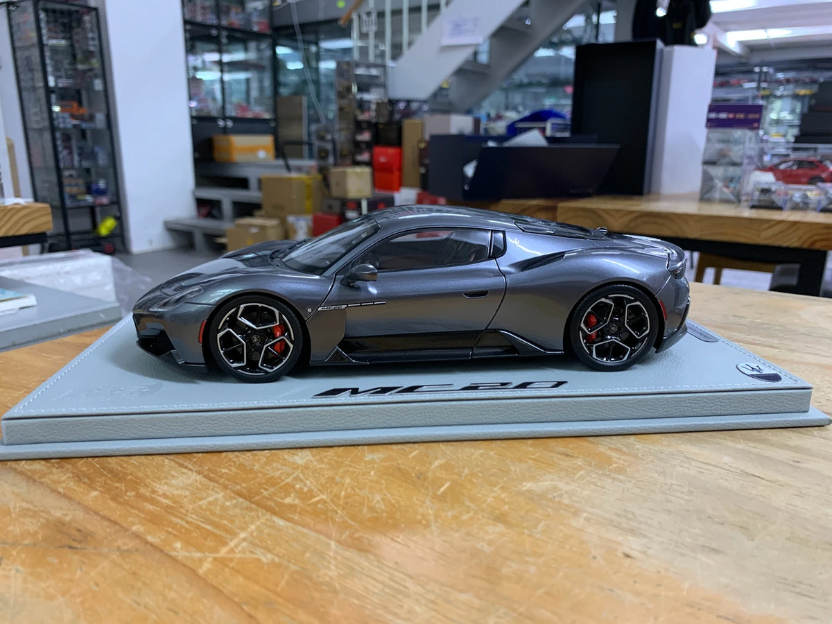 1:18 Maserati MC20 2020 Deluxe Edition