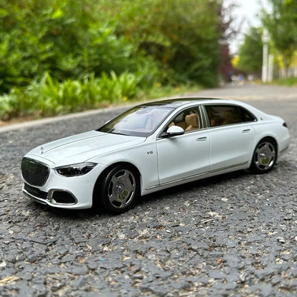 1:18 Mercedes-Benz Maybach S-Class S680 2021