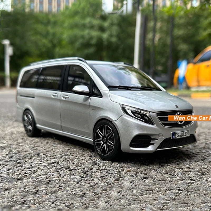 1:18 Mercedes-Benz V260 Viano MPV V-Class