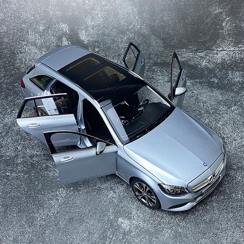 1:18 Mercedes-Benz C-Class