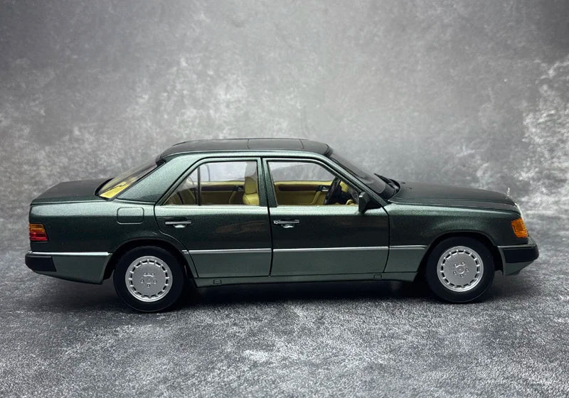 1:18 Mercedes-Benz  230E W124 1990