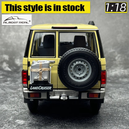 1:18 Toyota Land Cruiser 76 2017 LC76