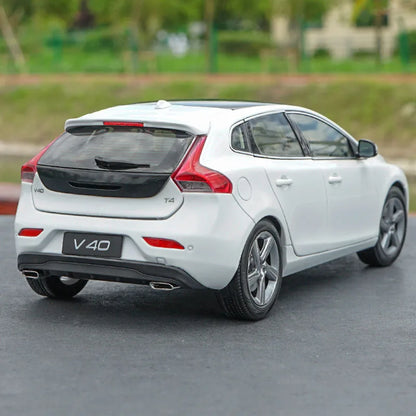 1:18 Volvo V40 2016
