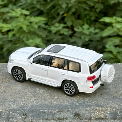 1:32 Land Cruiser LC200